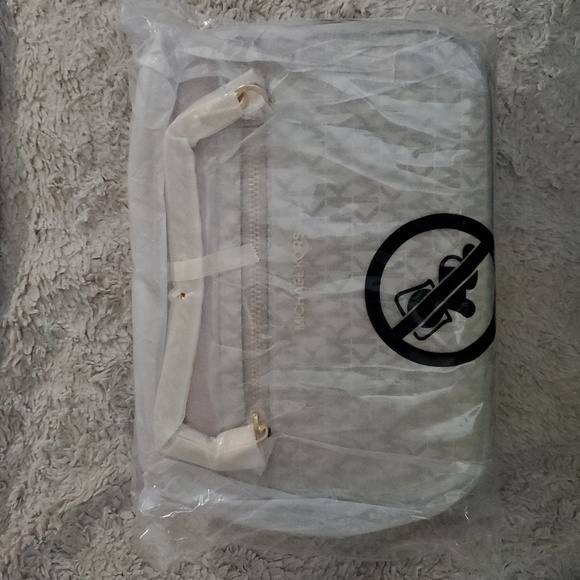 Michael Kors Jet Set Large Crossbody Bag - Picture 5 of 7